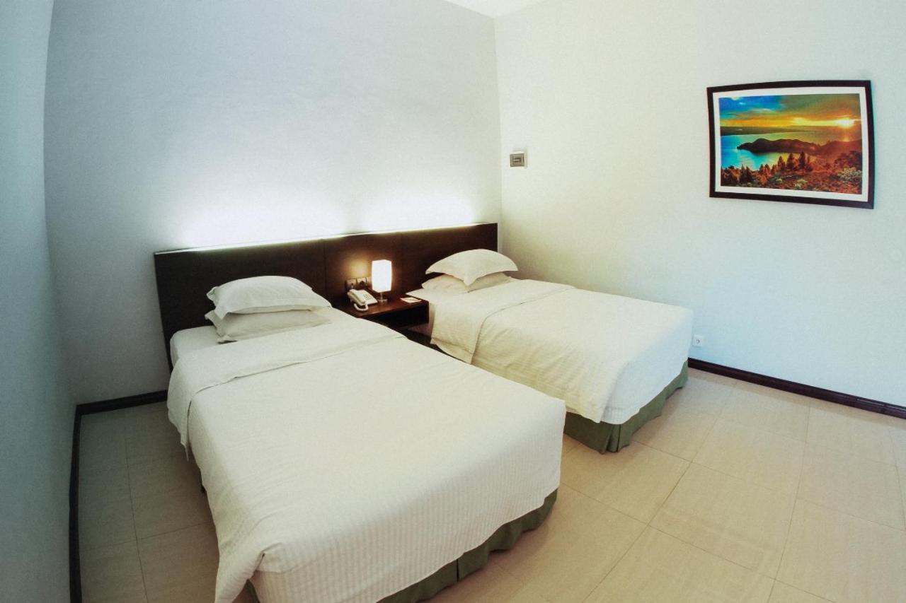 The Hill Resort Sibolangit Extérieur photo